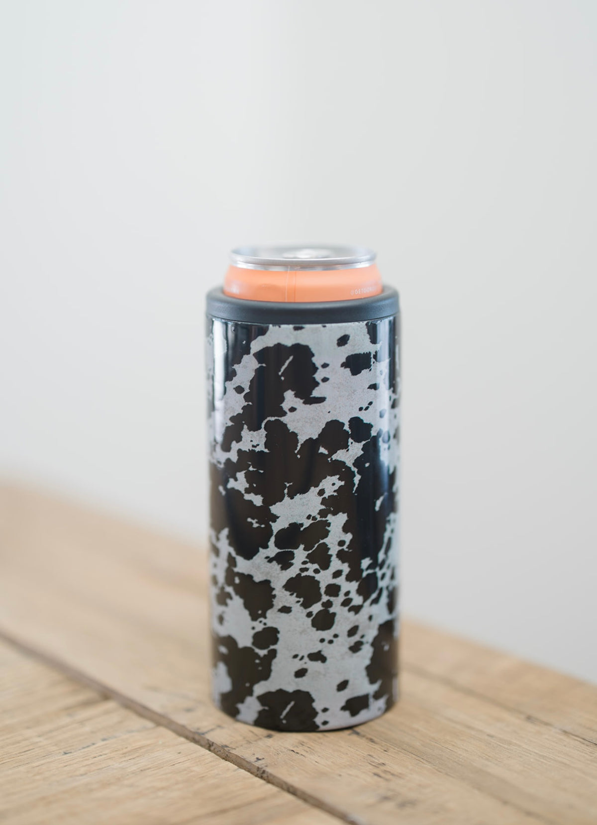 Hard Cooling Can in Black Cowhide