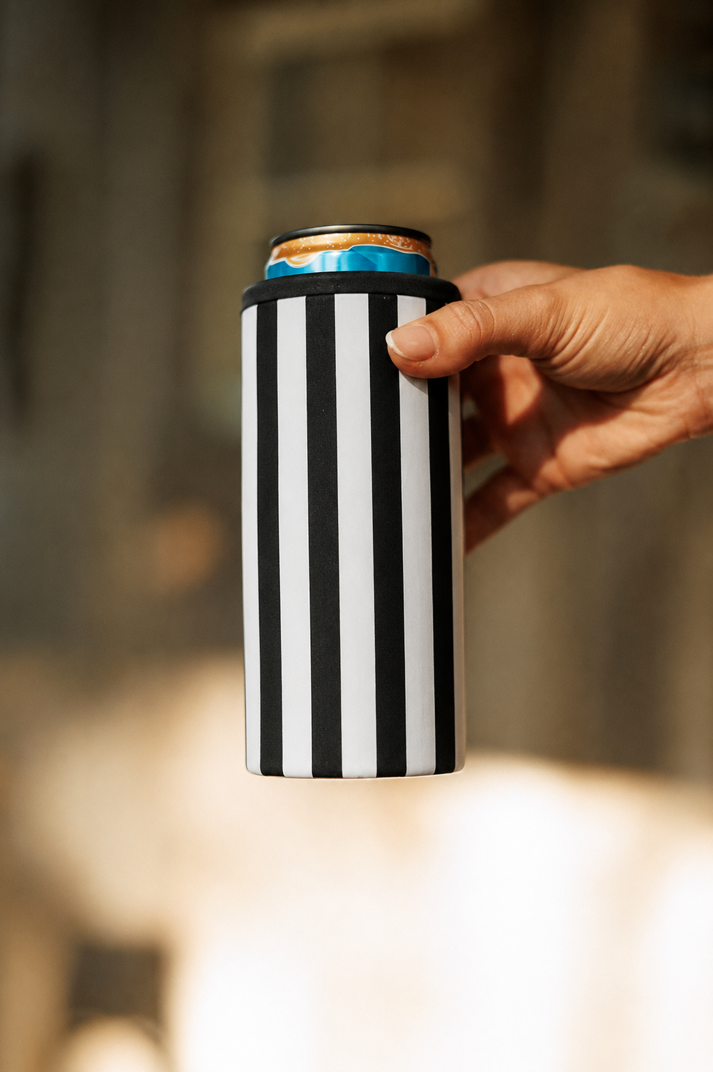 Hard Cooling Can in Black Striped