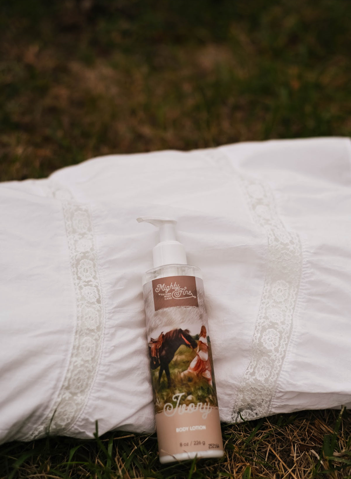 Ivory Floral Pastures Body Lotion – Mighty Fine | Case Pack Options