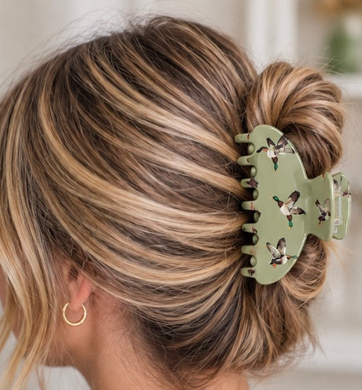 Green Duck Claw Clip