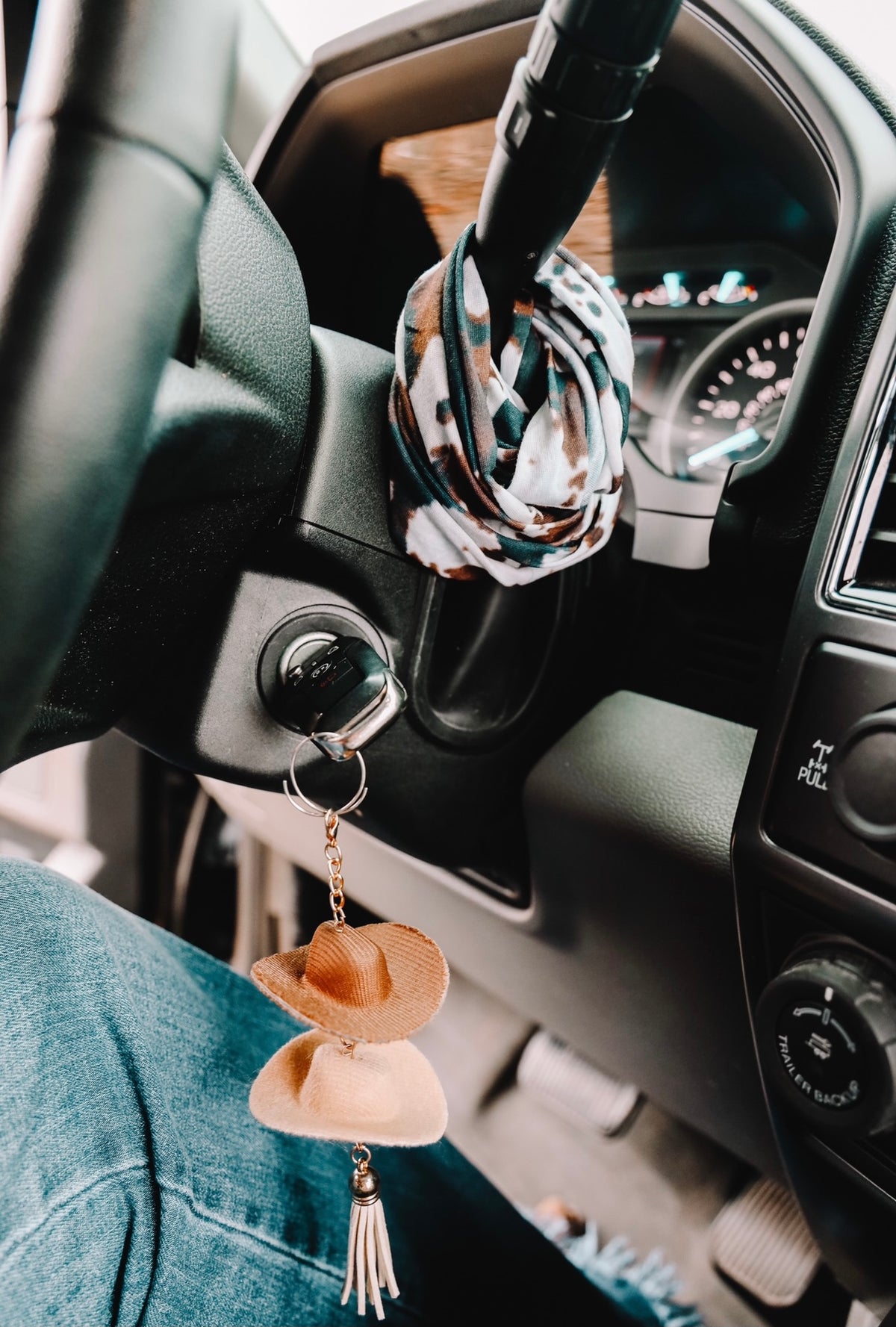 Stone &amp; Brown Cowboy Hat Keychain